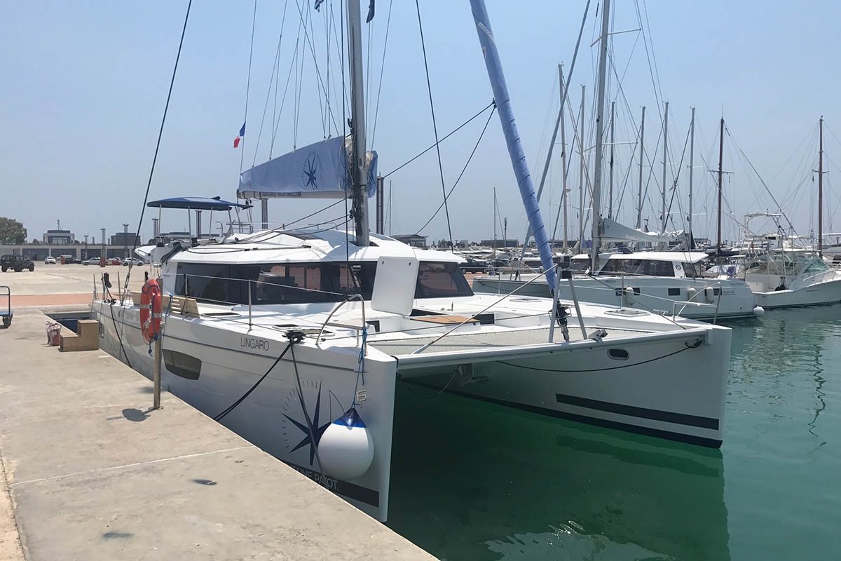 Lingaro Bareboat Charter in Greece