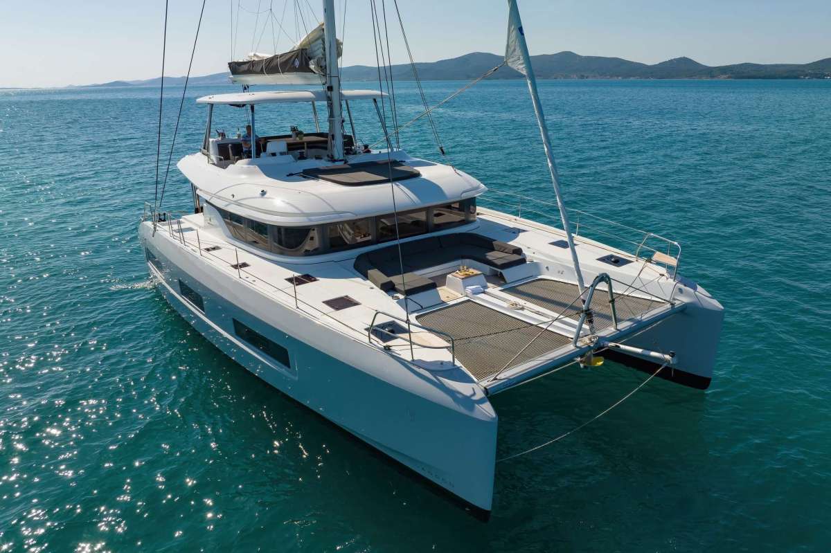 CHAMPAGNE PLEASE Crewed Charters in Croatia