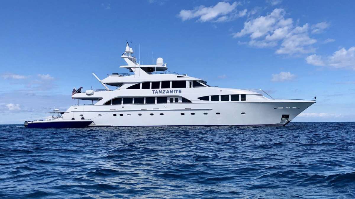 TANZANITE Superyacht Charters in Bahamas - Nassau Superyachts