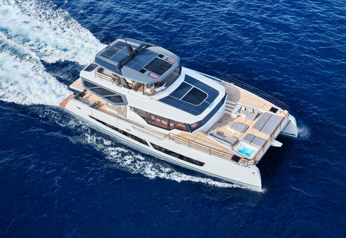 ALINA Crewed Charters in Greece