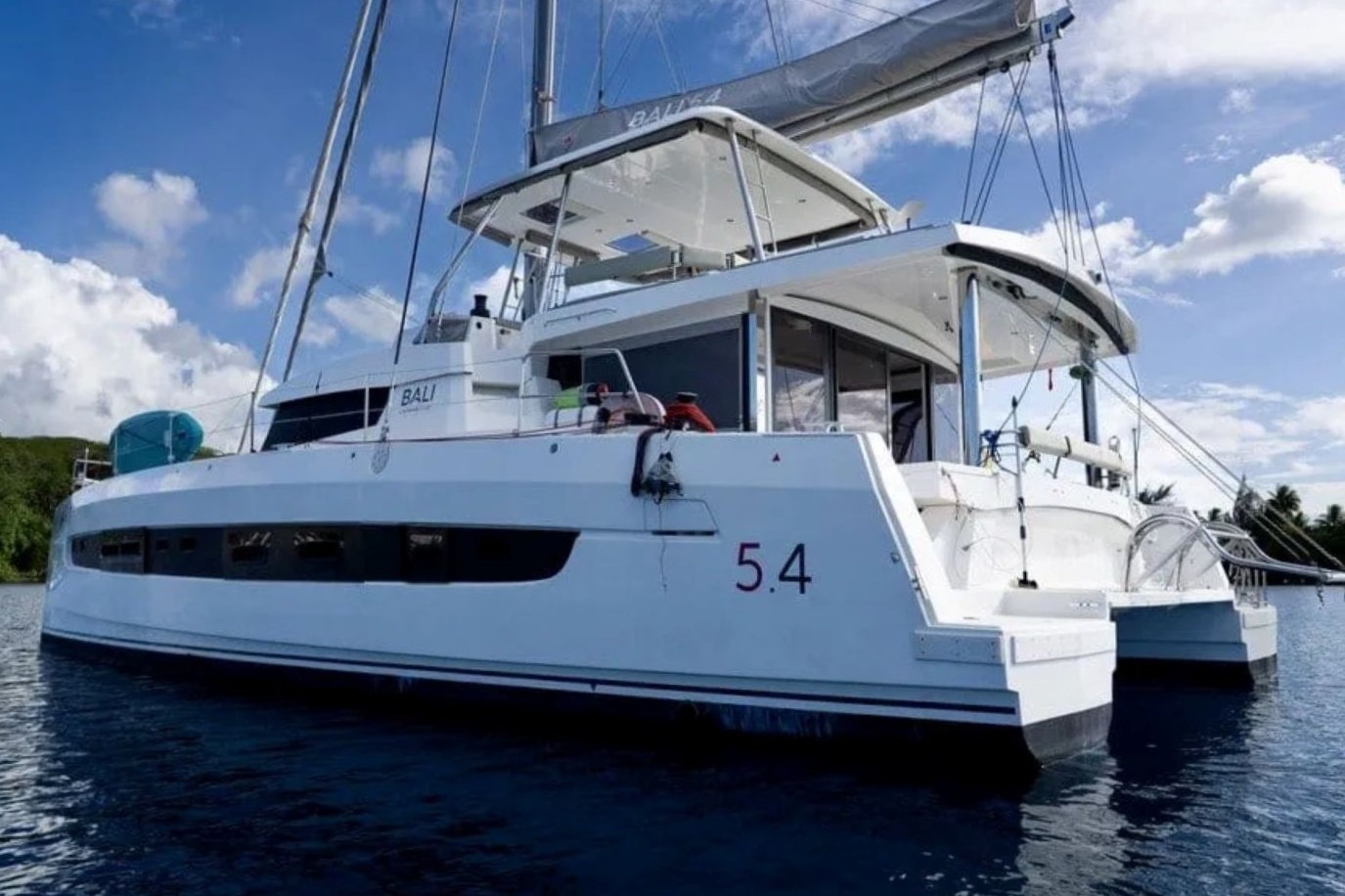 GILISS Bareboat Charter in Tahiti
