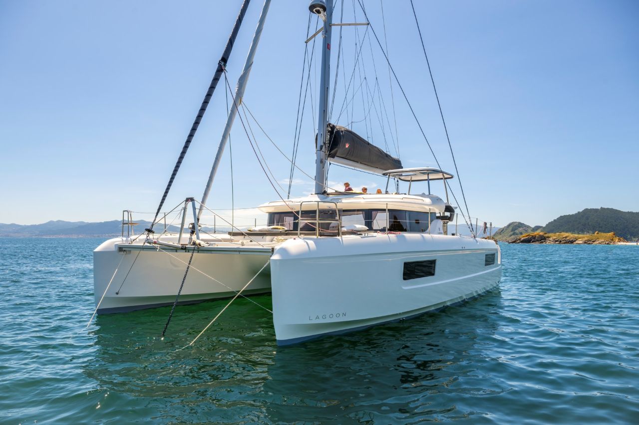 SKY CAT Bareboat Charter in British Virgin Islands
