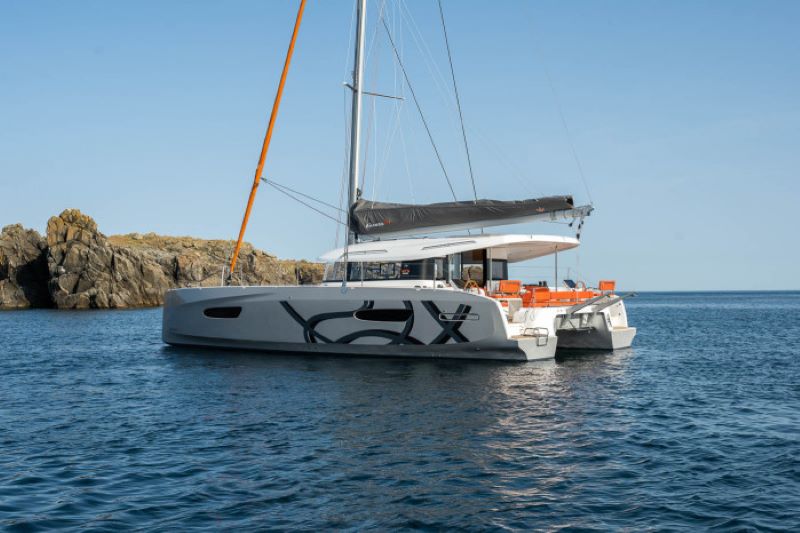 LEVENEZ Bareboat Charter in Tahiti