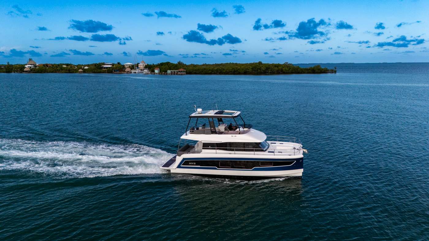FASCHING Crewed Charters in Belize