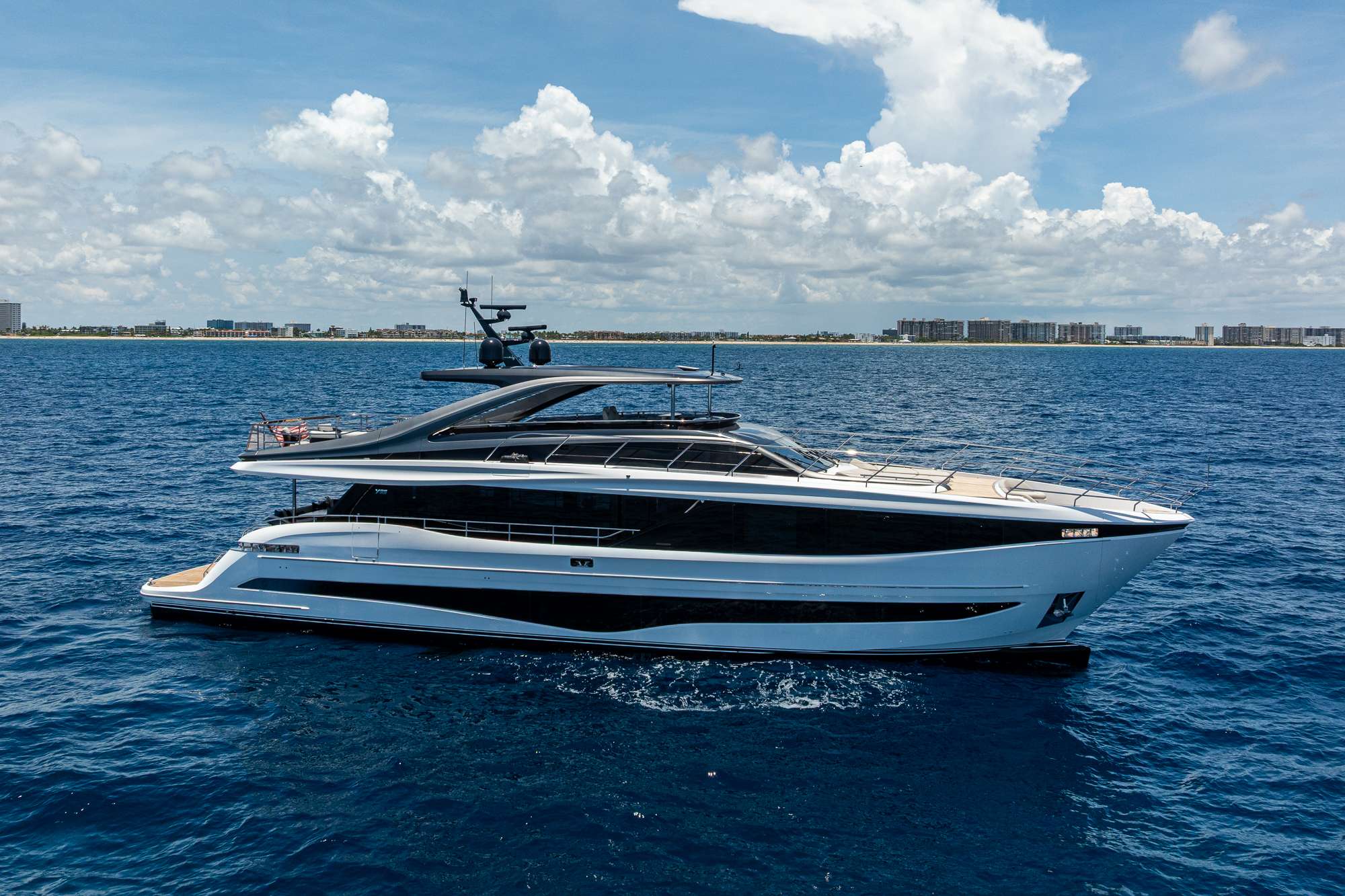 R&R Crewed Charters in Bahamas - Nassau