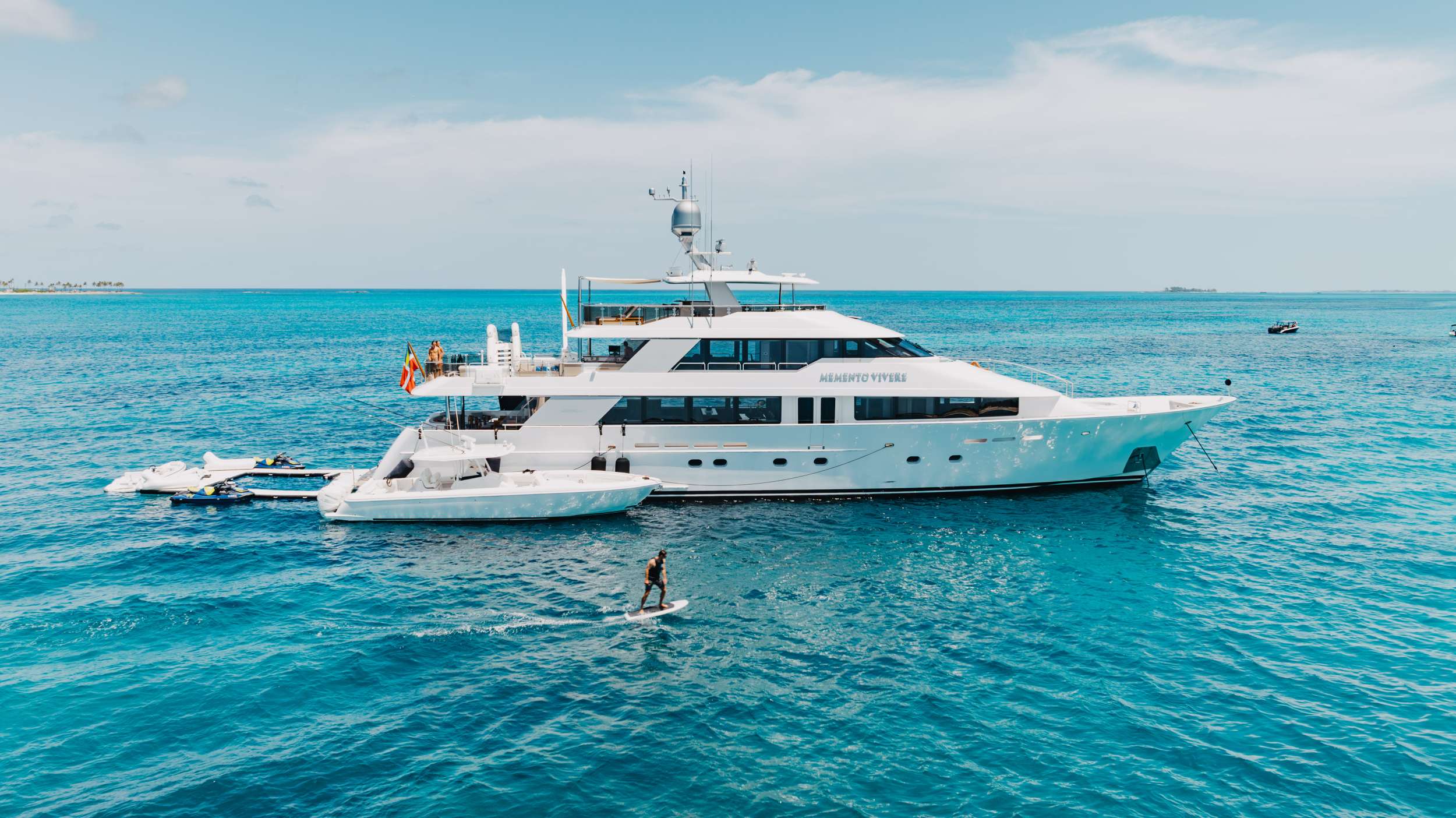 MEMENTO VIVERE Superyacht Charters in Bahamas - Nassau Superyachts