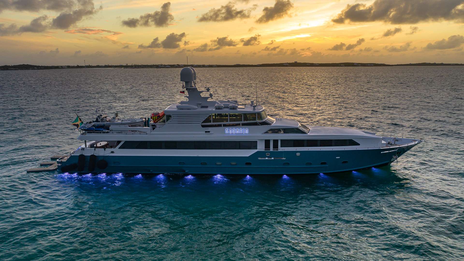 KASHMIR Superyacht Charters in Bahamas - Nassau Superyachts