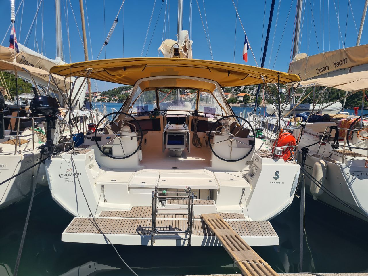 STROMBOLI Bareboat Charter in Croatia