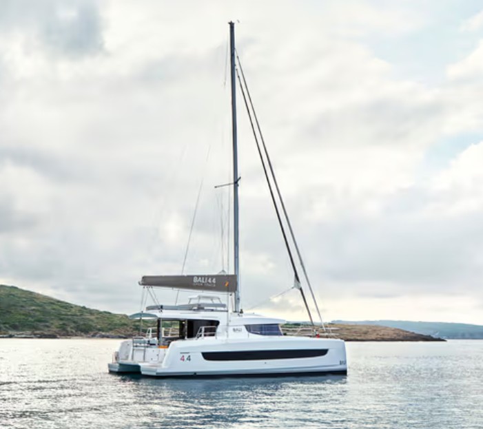 ALEKA Bareboat Charter in Australia