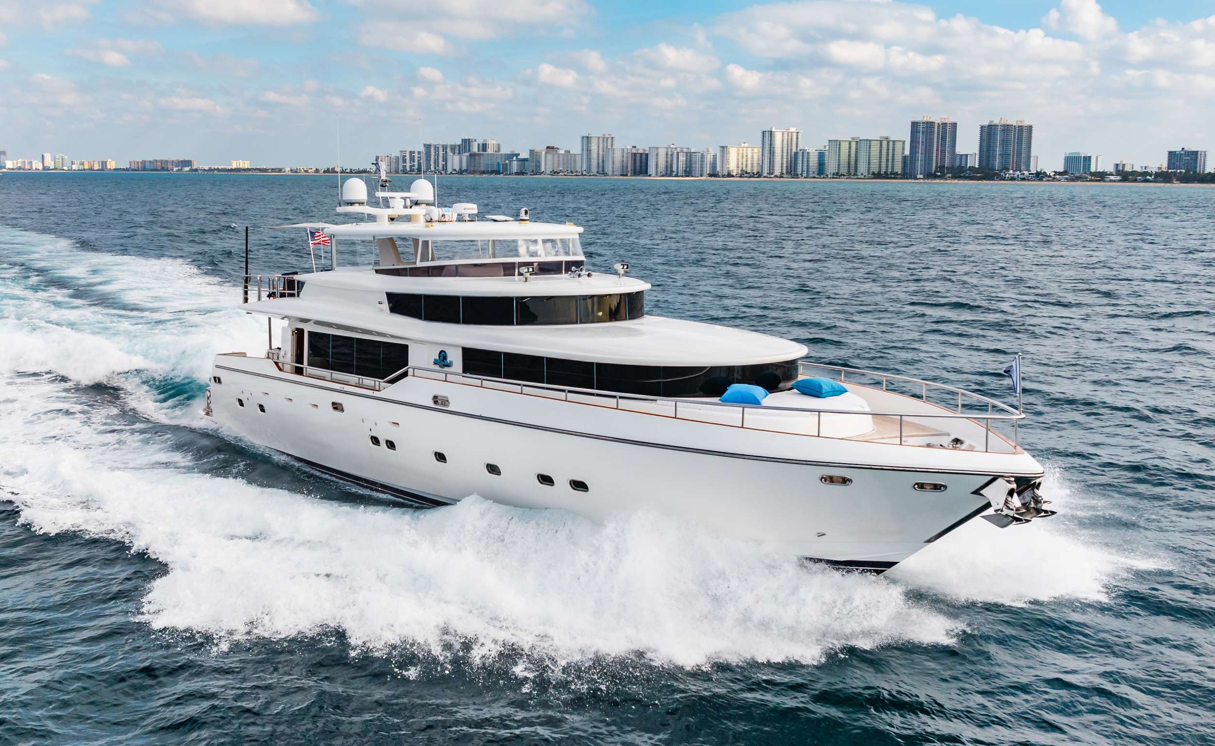 SOUTHERN BELLE Crewed Charters in St. Vincent