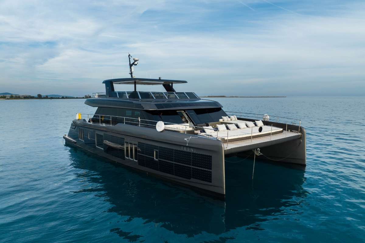 TESNI Crewed Charters in St. Martin