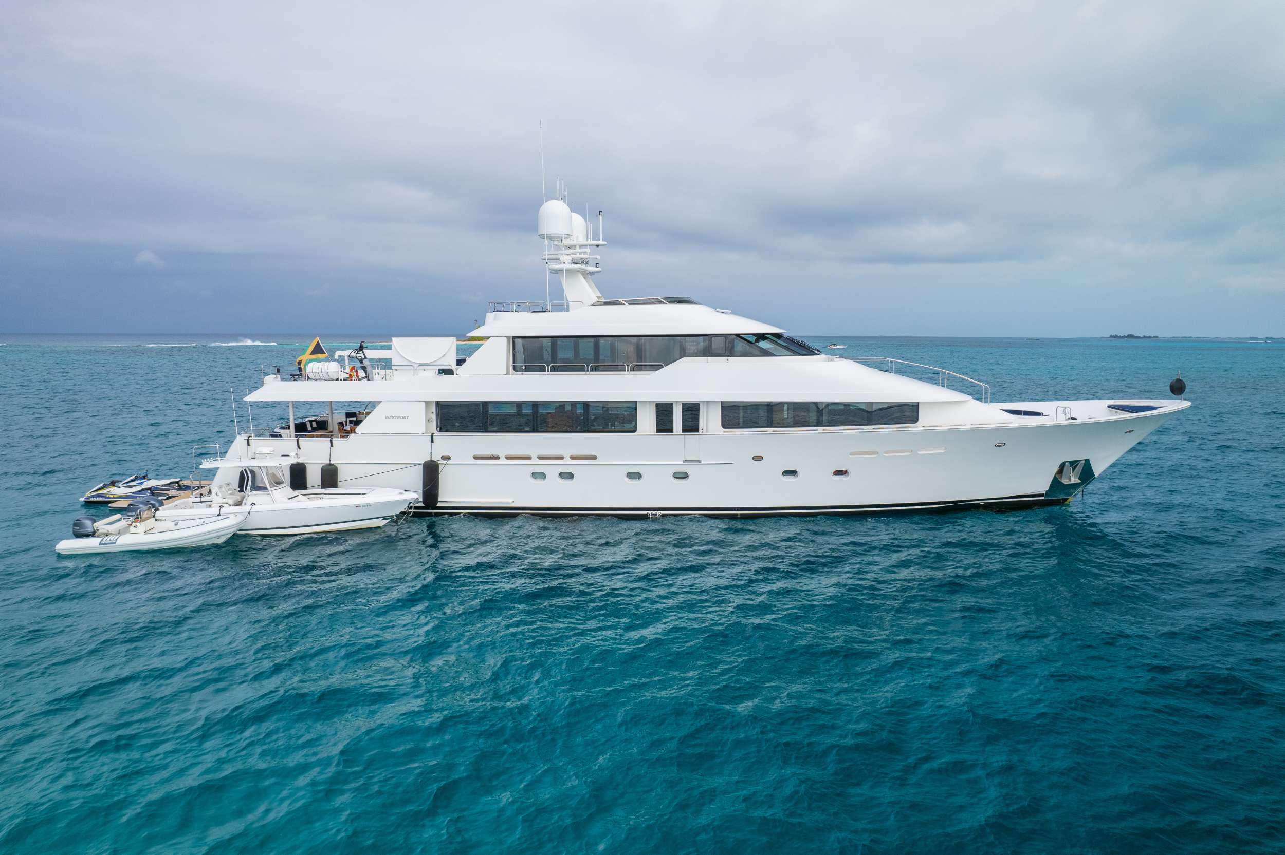 AVALINA Superyacht Charters in New England