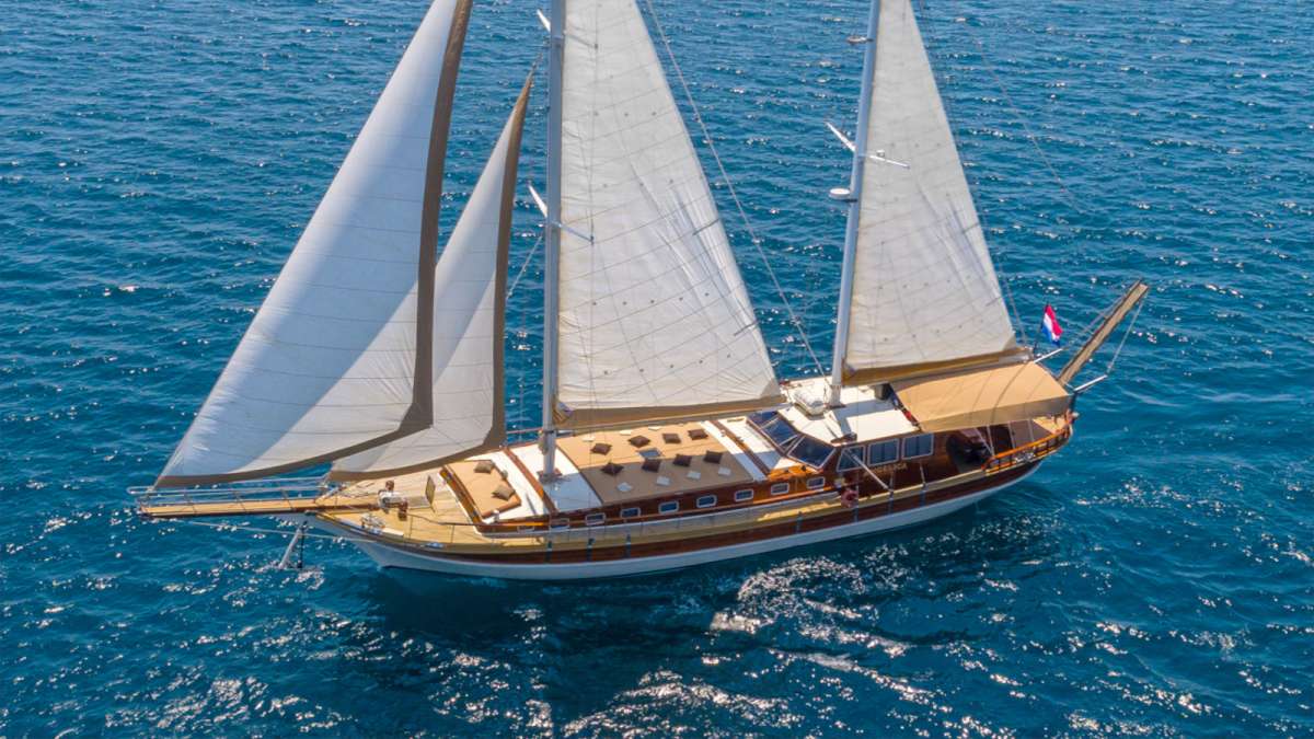 ANGELICA Crewed Charters in Croatia