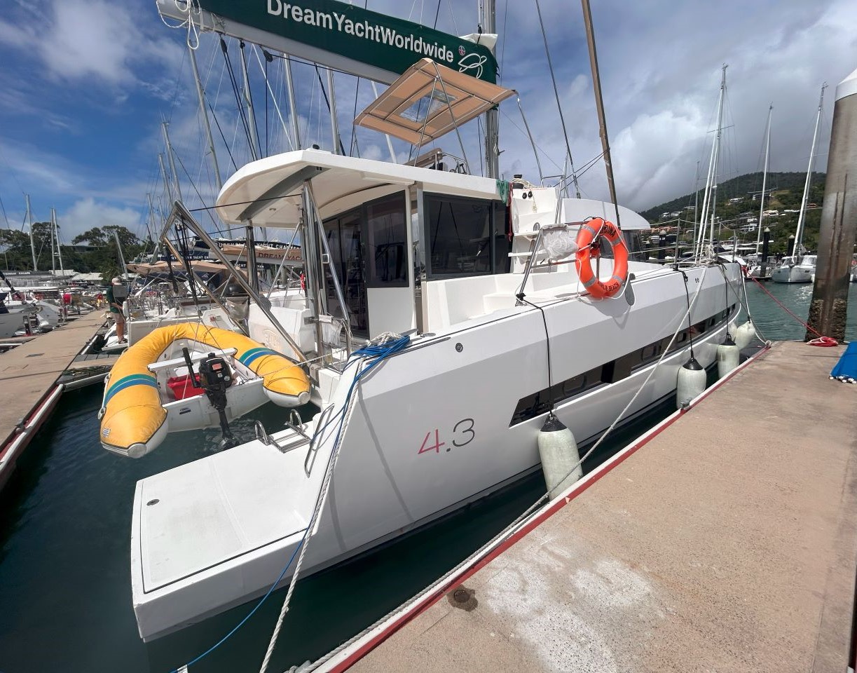 ALCINA_DB  Bareboat Charter in Australia