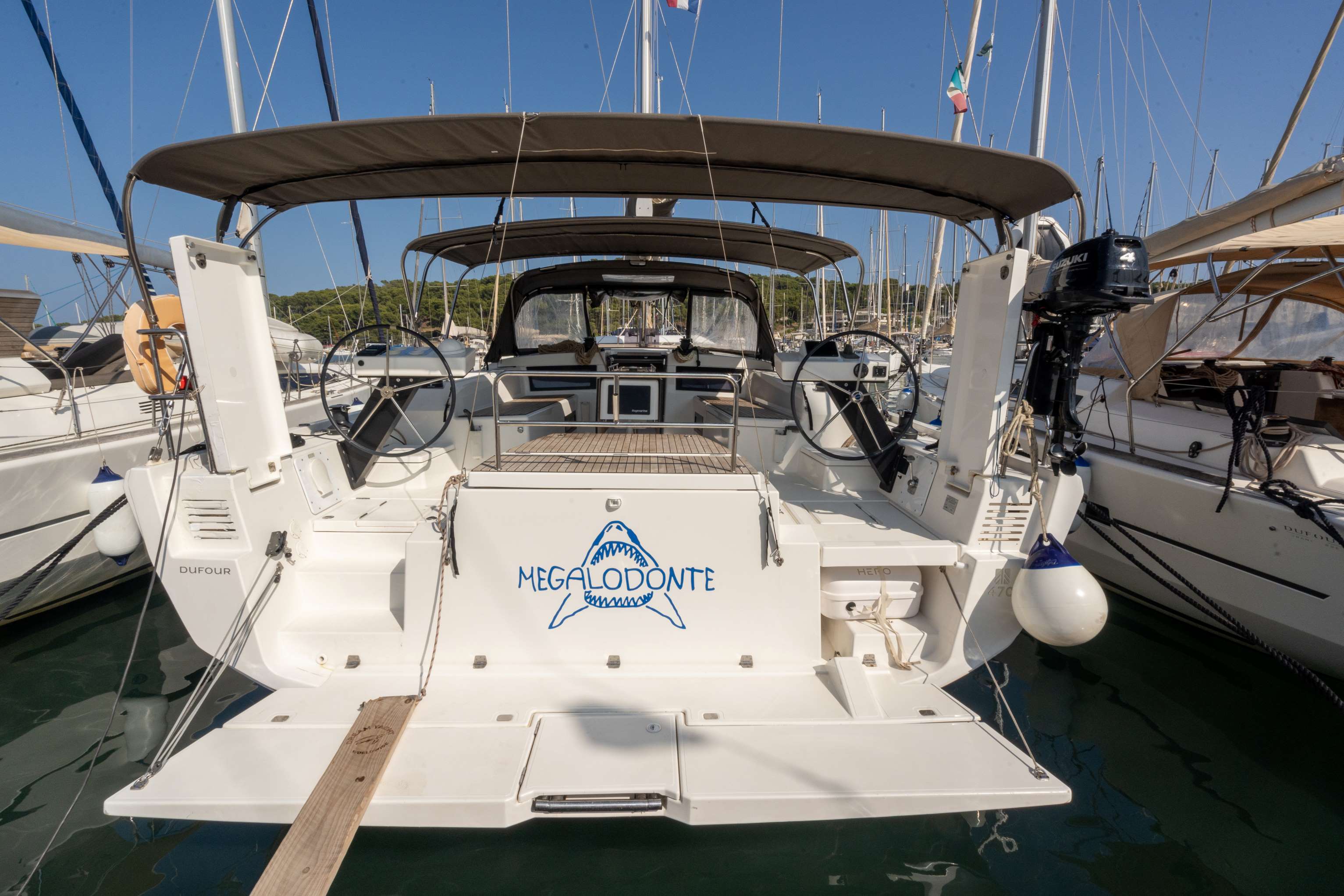 MEGALODONTE Bareboat Charter in France