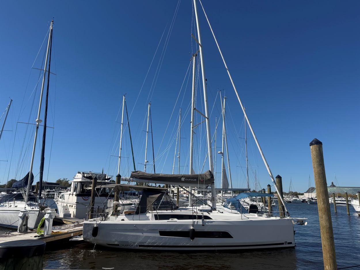 Miss Daisy Bareboat Charter in New England