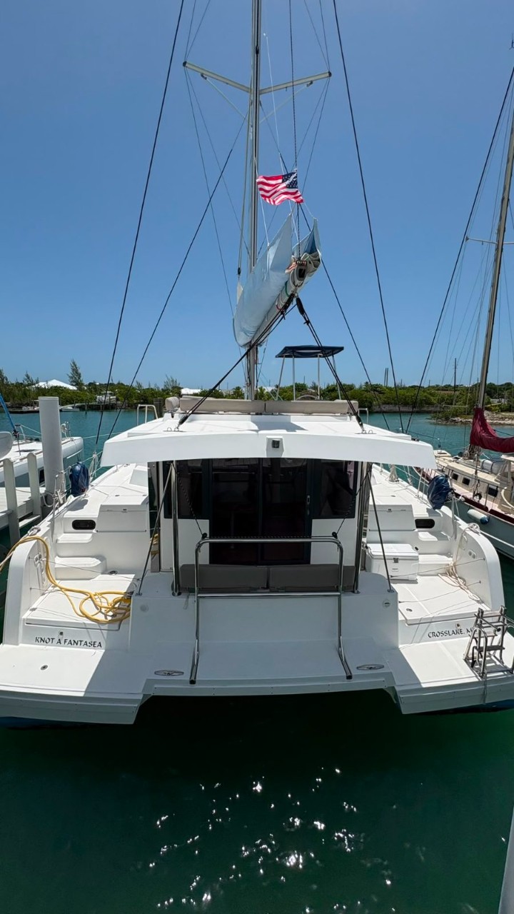 Knot A Fantasea Bareboat Charter in Bahamas - Abacos