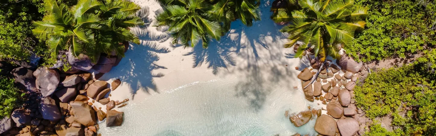 Felicite Seychelles sailing